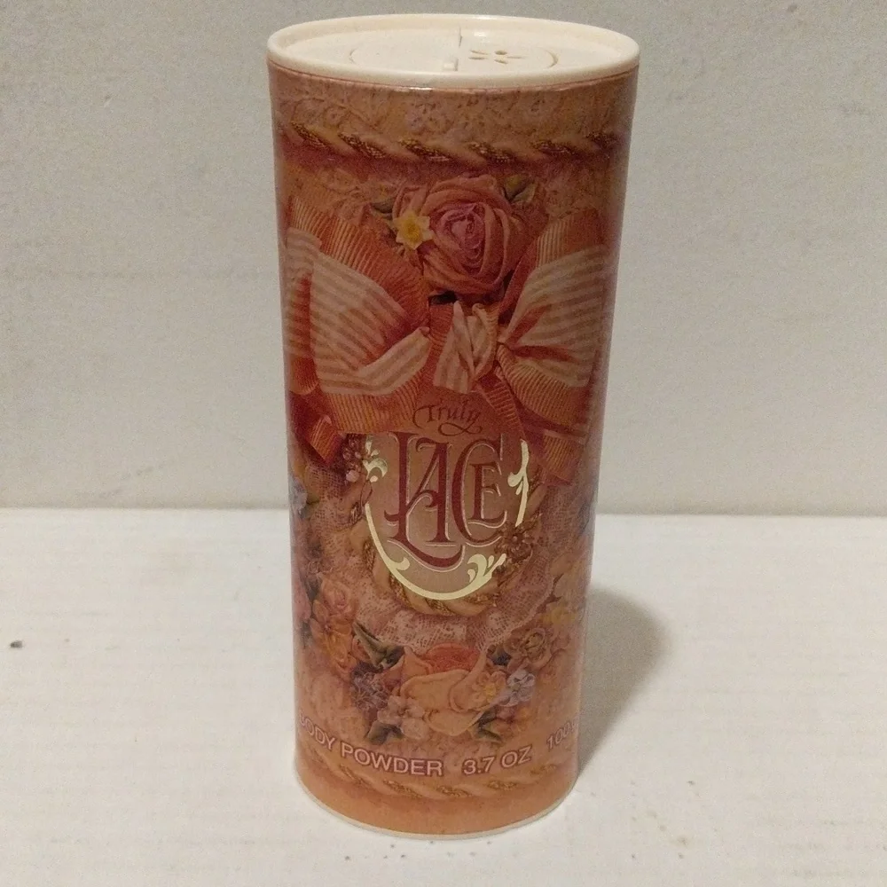 Truly Lace Body Powder 3.7 oz.Cynthia Hart by Coty - Picture 1 of 2
